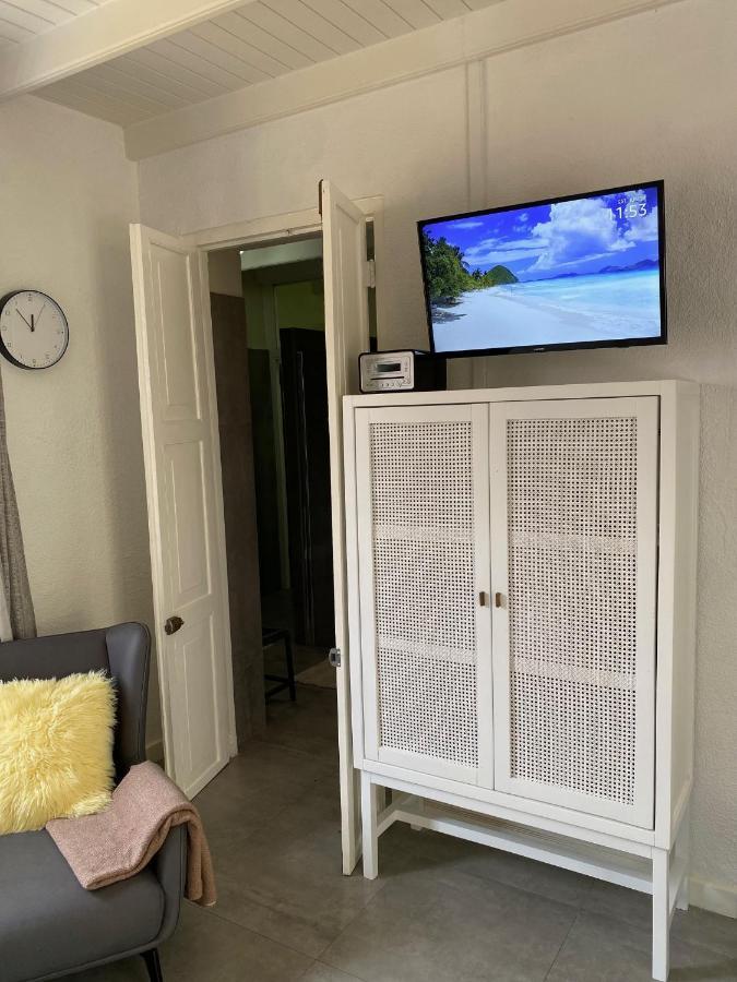 Historic Building The Palm Backyard Studio-Apartment Willemstad, Curacao Feel Home Away From Home Exterior photo